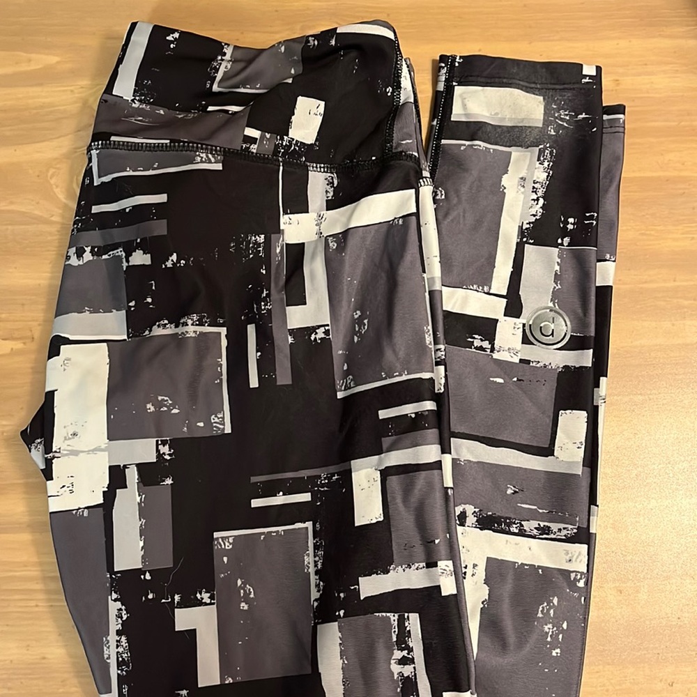 Pure Barre by SPLITS 59 Leggings Medium Geometric Print